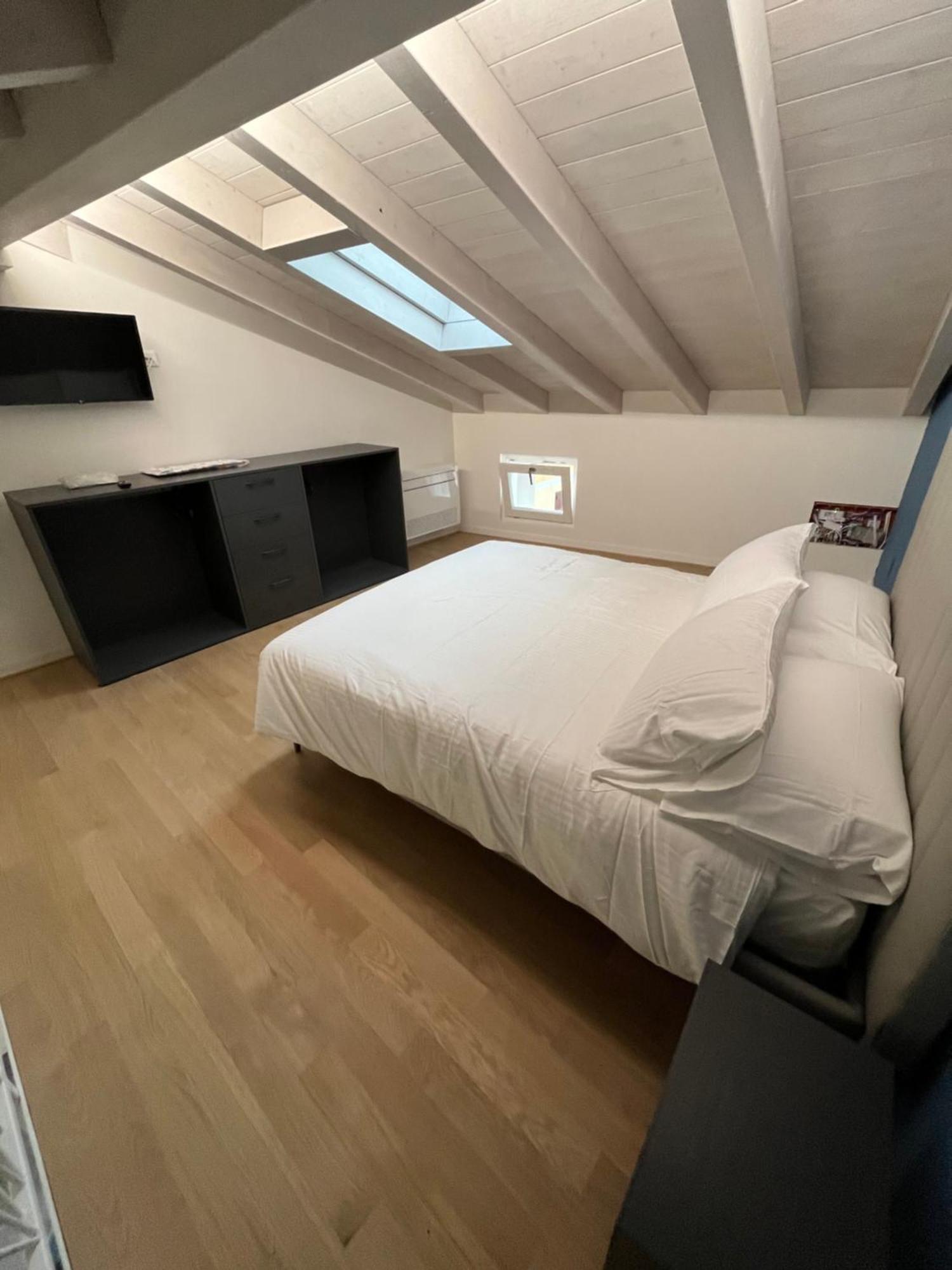 Апартаменты La Casa Incartata Тосколано-Мадерно Экстерьер фото